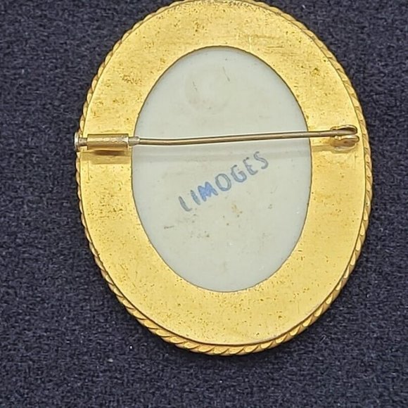 VTG Limoges Hand Painted Porcelain Romantic Scene Pin France Paris Gold - Picture 6 of 10